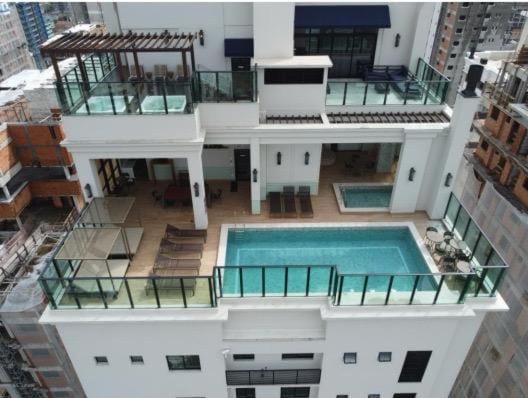 2 SUITES COM PISCINA E JACUZZI VISTA Mar ITAPEMA Apartment in Porto Belo