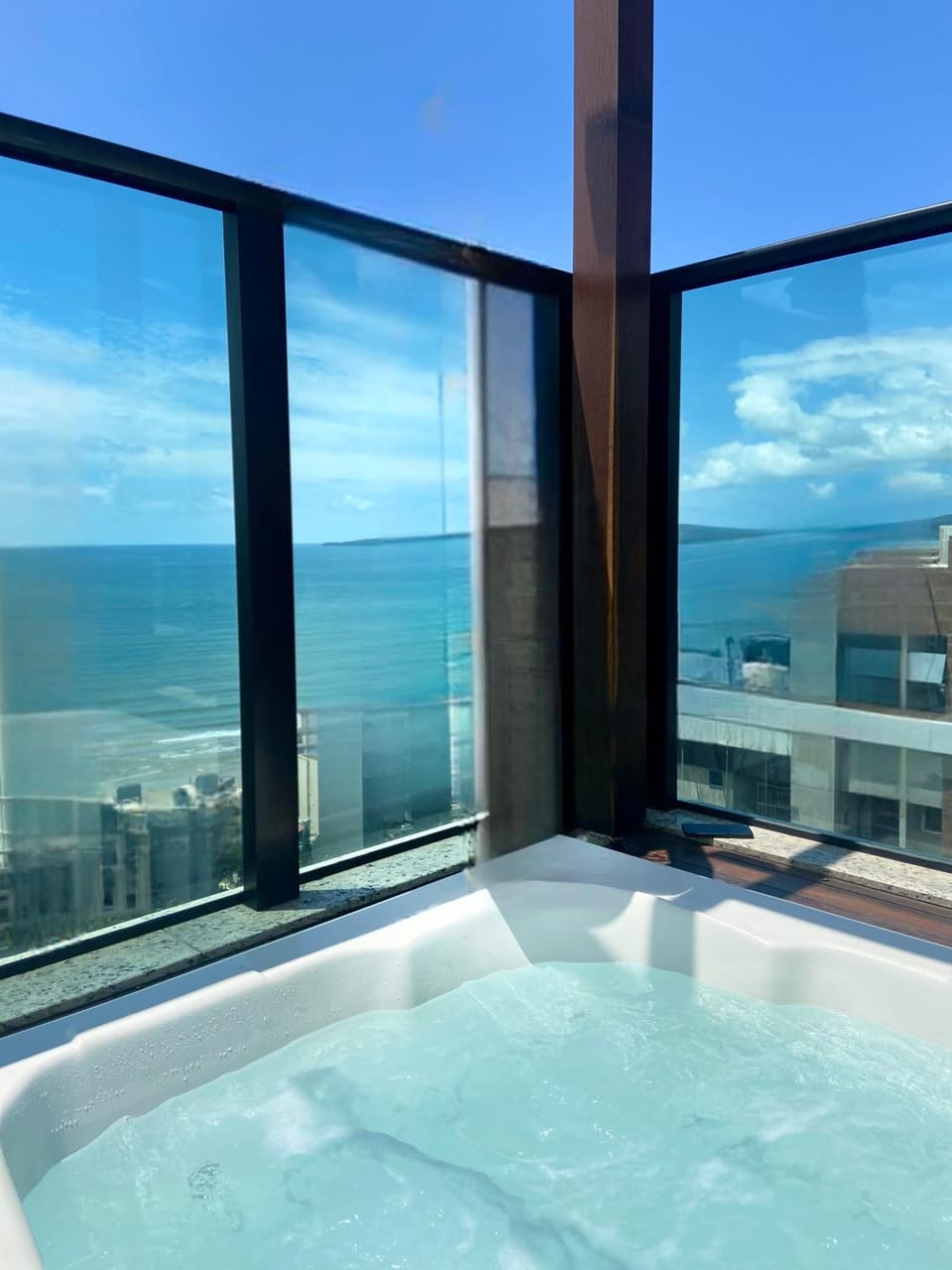 2 SUITES COM PISCINA E JACUZZI VISTA Mar ITAPEMA Apartment in Porto Belo
