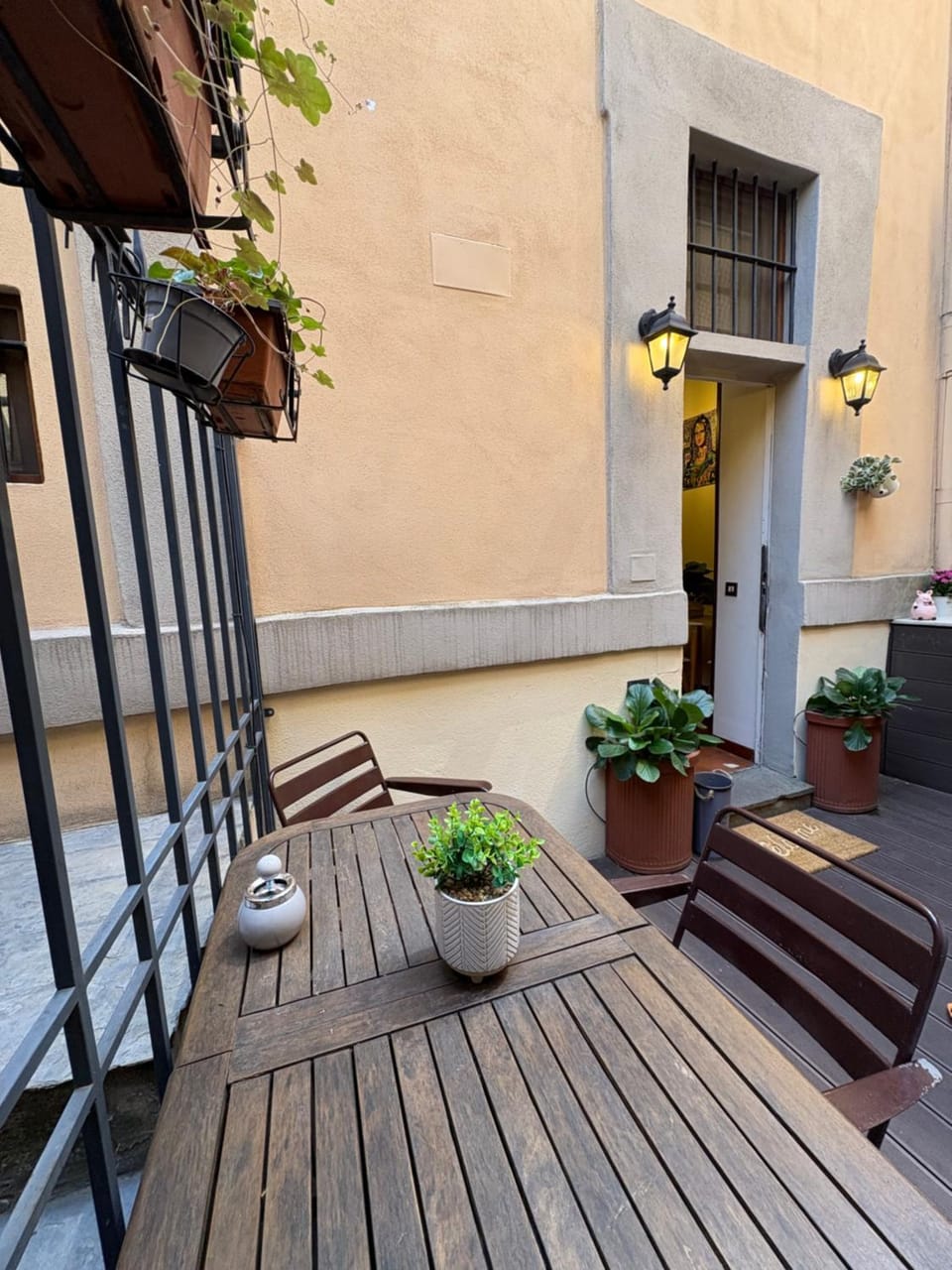 Trastevere Loft garden Apartment in Rome