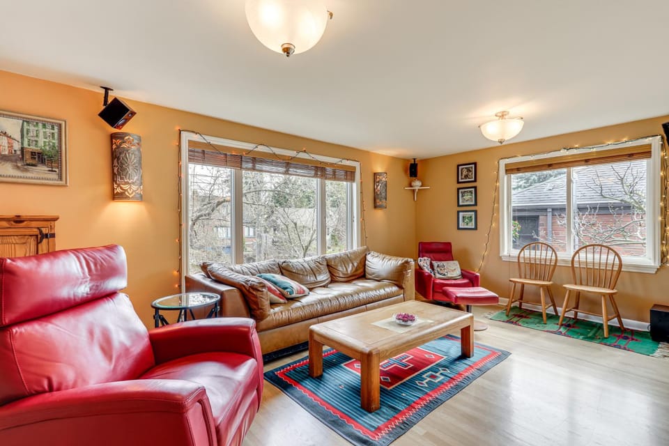 6 Mi to Dtwn Seattle Walkable Home with Hot Tub House in Ballard