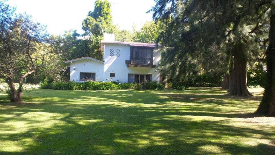 Quinta Toki-Alai House in Buenos Aires Province