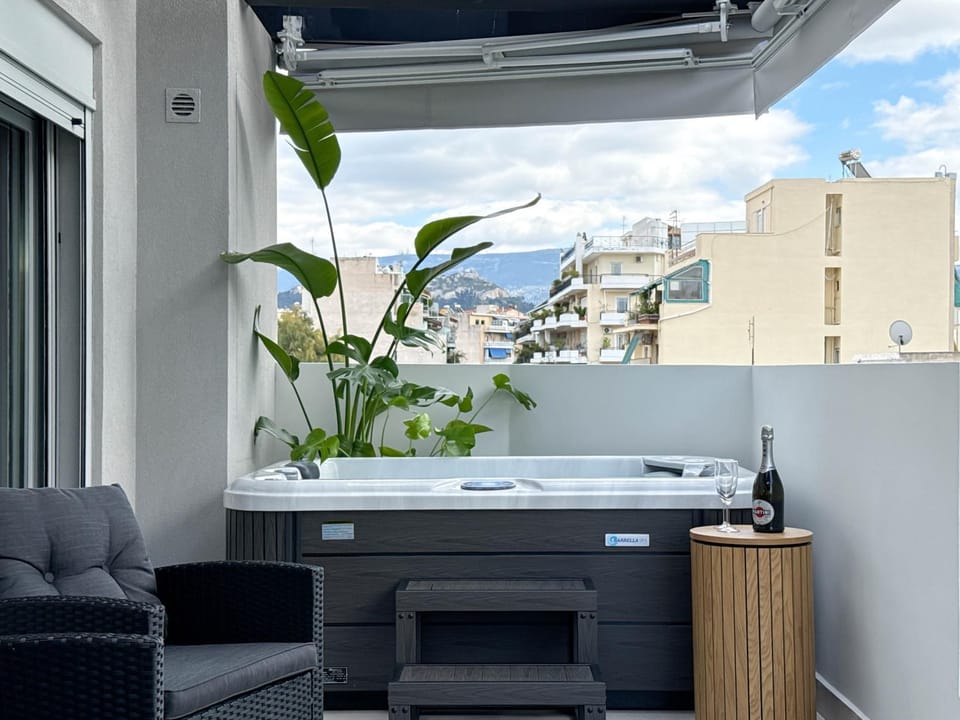 View (from property/room), Balcony/Terrace, Seating area