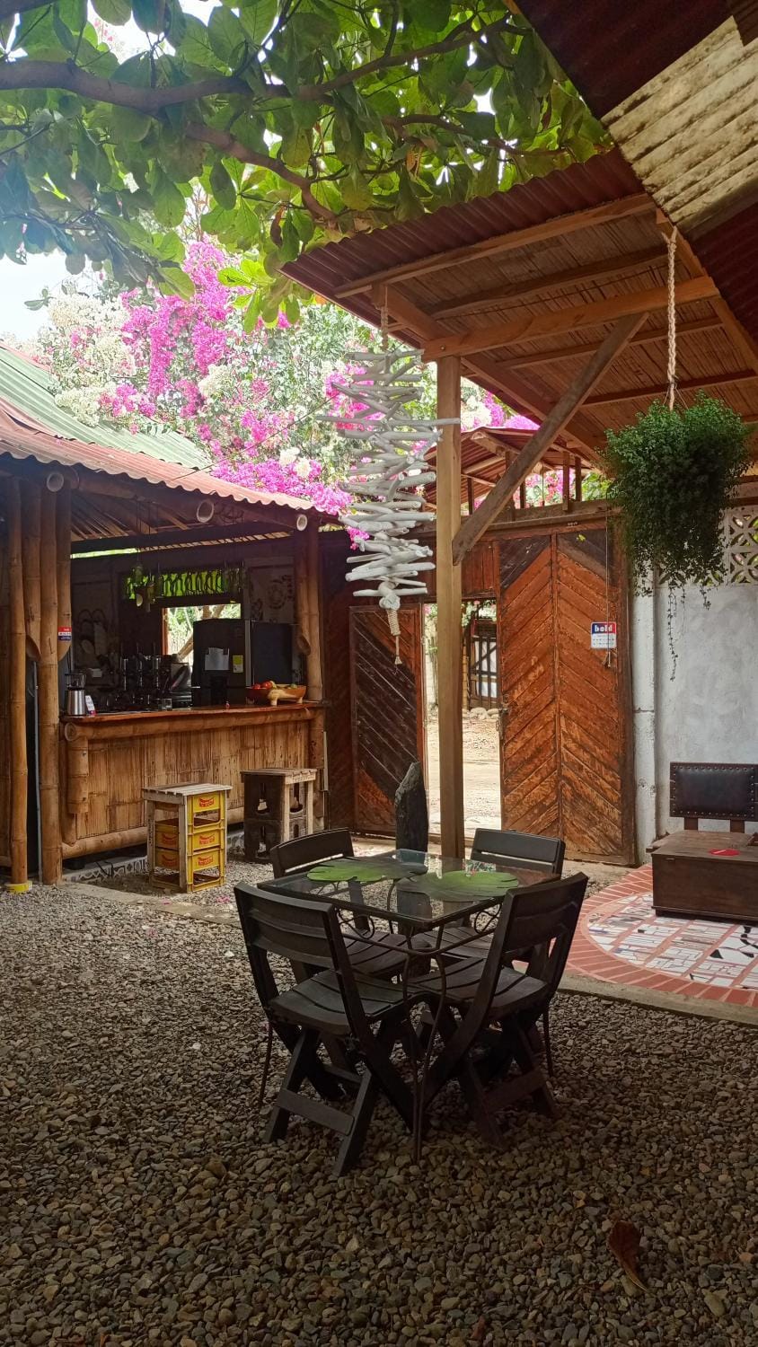 Patio, Restaurant/places to eat, Dining area