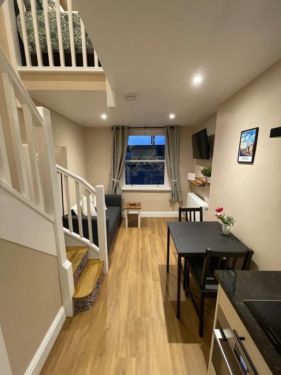 Seating area, Dining area