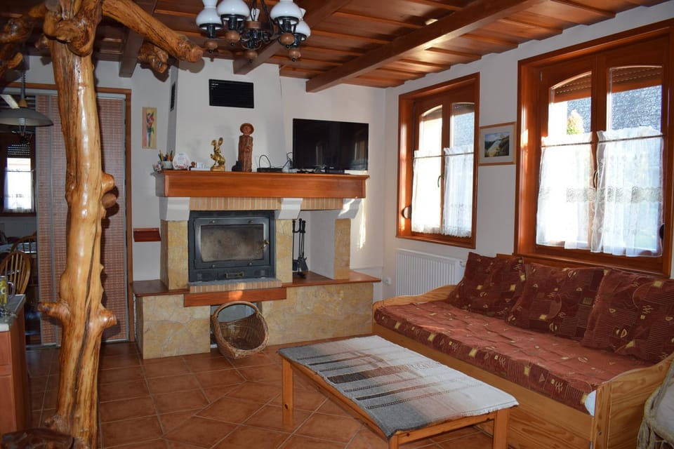 Communal lounge/ TV room, Living room, fireplace