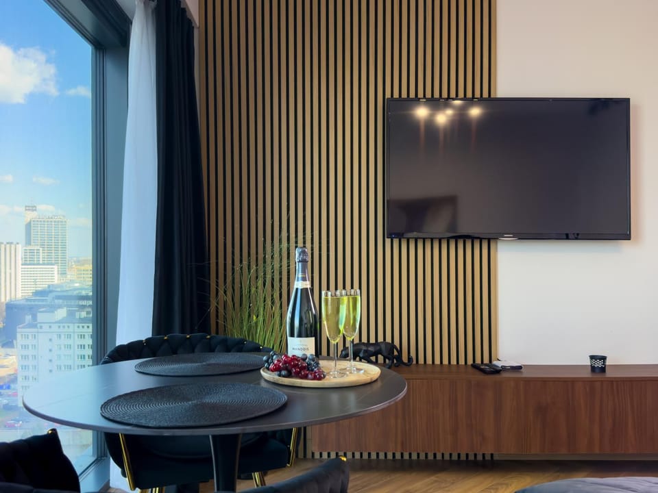 Dining area, Evening entertainment