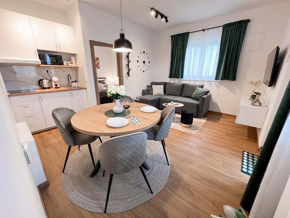 Living room, Dining area, kitchen