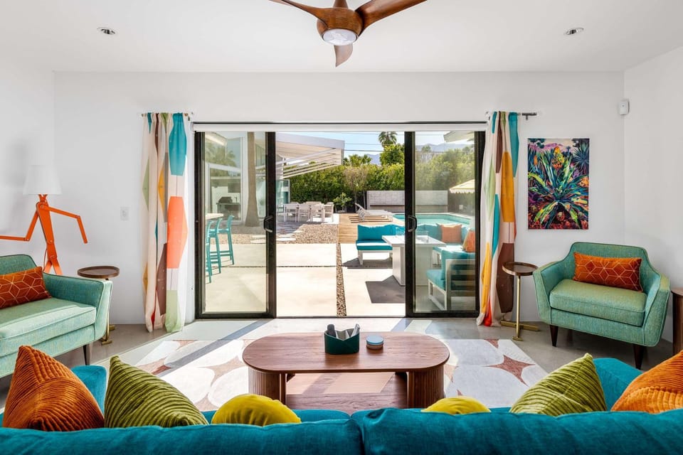 Luxury 4-Bedroom Home with Pool Spa & Stunning Mountain Views House in Palm Springs