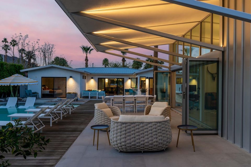 Luxury 4-Bedroom Home with Pool Spa & Stunning Mountain Views House in Palm Springs