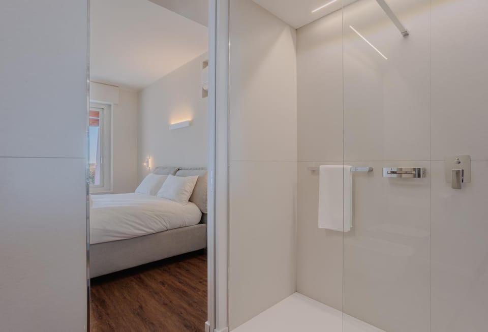 Shower, Bed, Bathroom, Photo of the whole room, Bedroom, towels, wardrobe