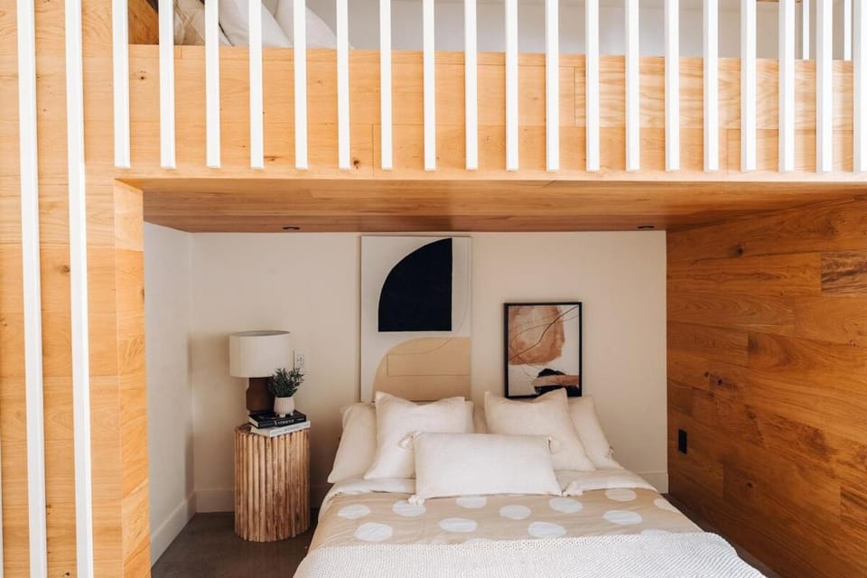Luxurious Forest Retreat near Tremblant Chalet in Saint-Donat