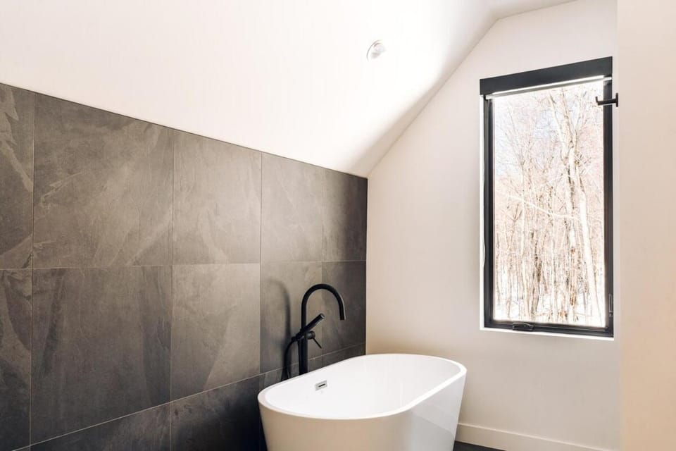 Luxurious Forest Retreat near Tremblant Chalet in Saint-Donat