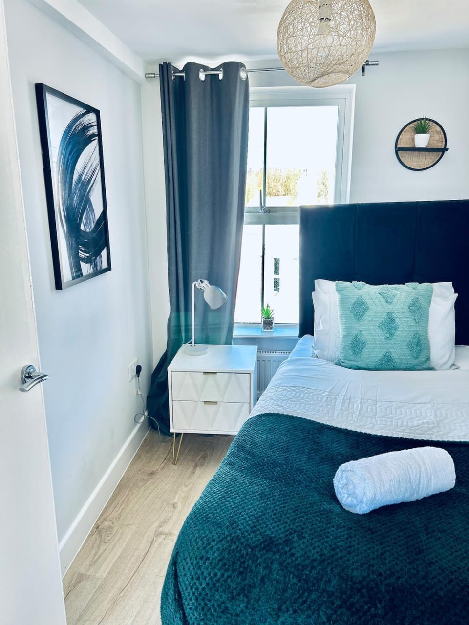 Bed, Photo of the whole room, Bedroom, towels