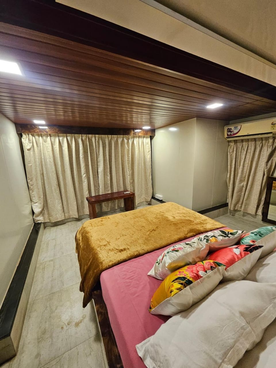 Carter Bay Peaceful Stay Near the Shore, Bandra Apartment in Mumbai