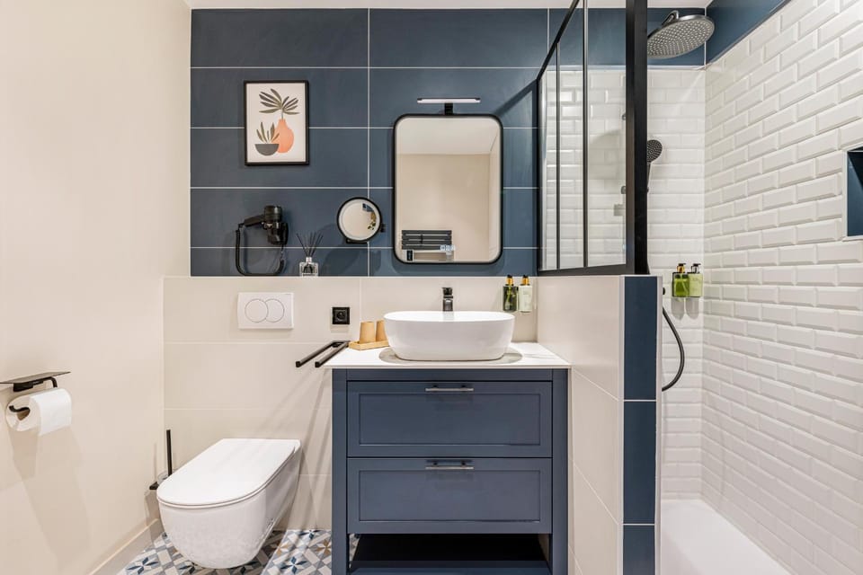 Shower, Toilet, Bathroom
