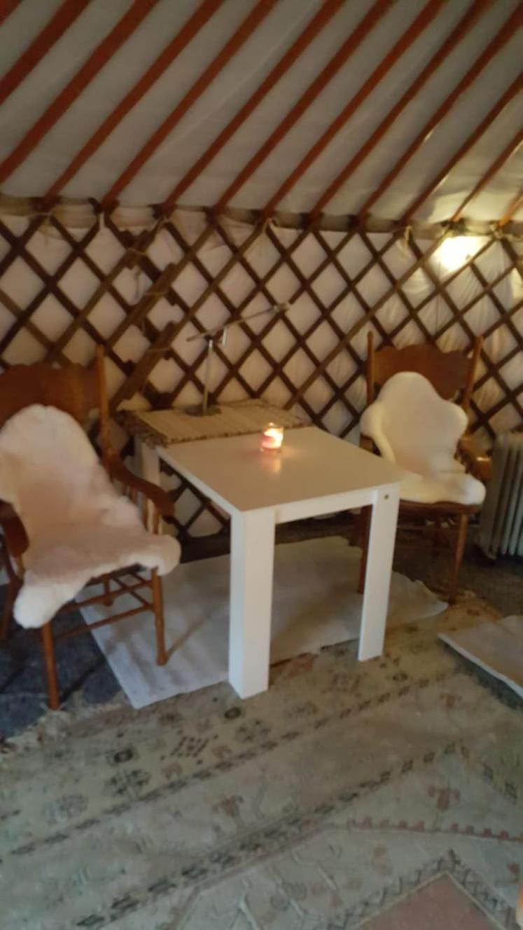 Mongolische Jurte auf Landhof inmitten der Natur bei Lübeck Luxury tent in Lubeck