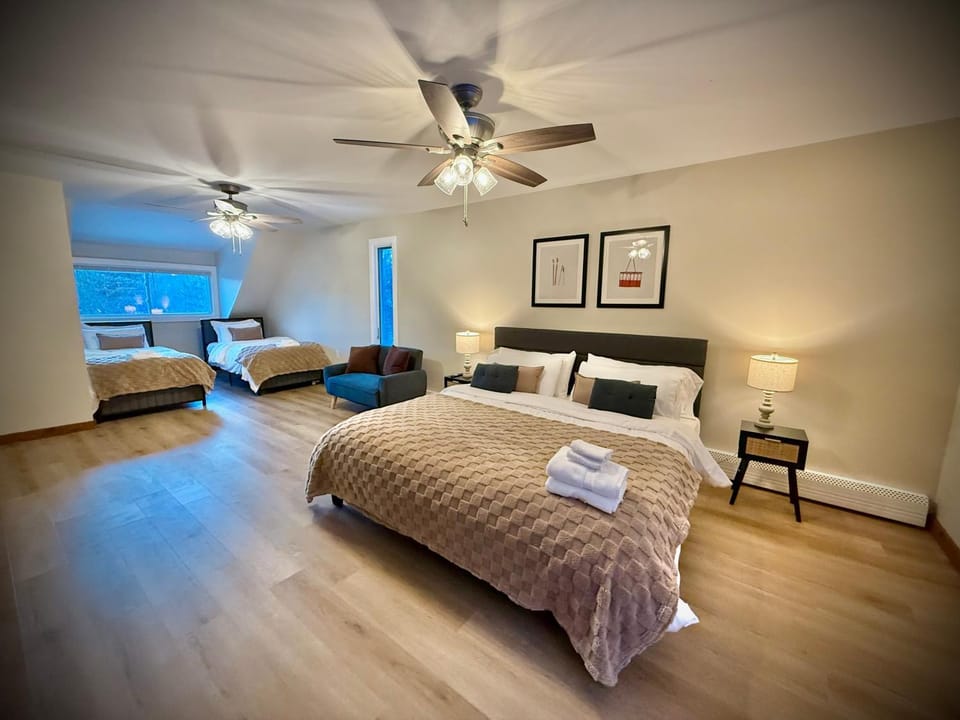 Ski Mountain Home Unit B House in Pittsfield