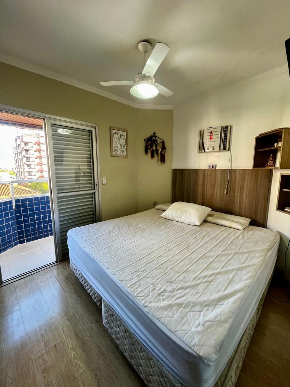 Bed, TV and multimedia, Photo of the whole room, Bedroom, air conditioner