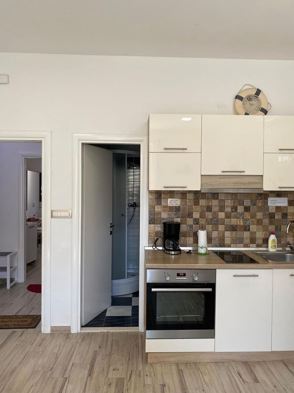 Kitchen or kitchenette