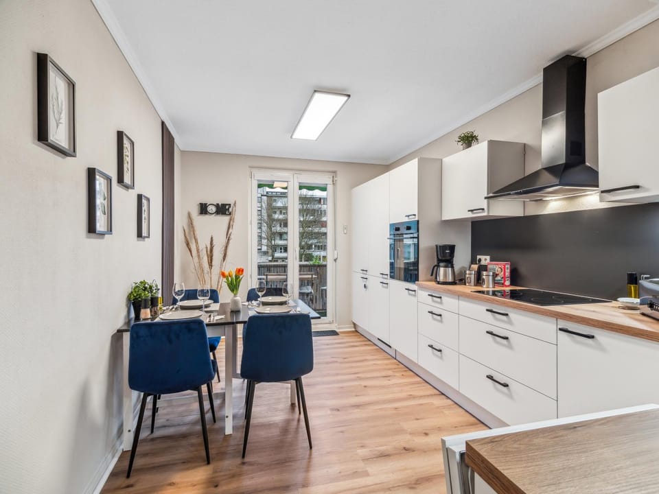Kitchen or kitchenette, Dining area, dishwasher, oven, stove
