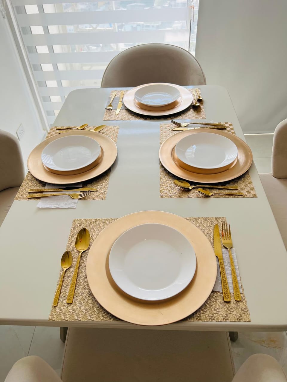 Food and drinks, Dining area