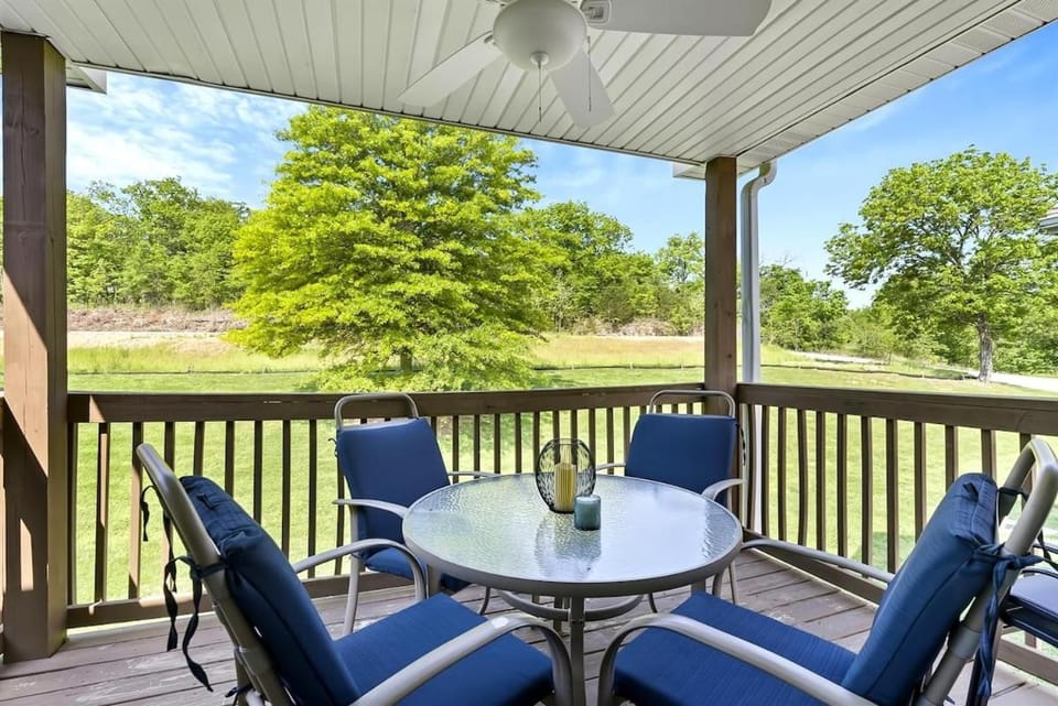 Patio, Seating area