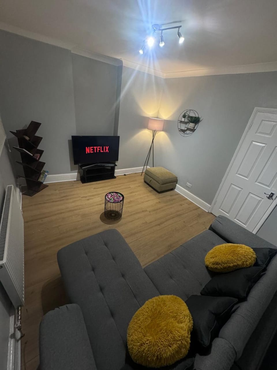 TV and multimedia, Living room, Seating area