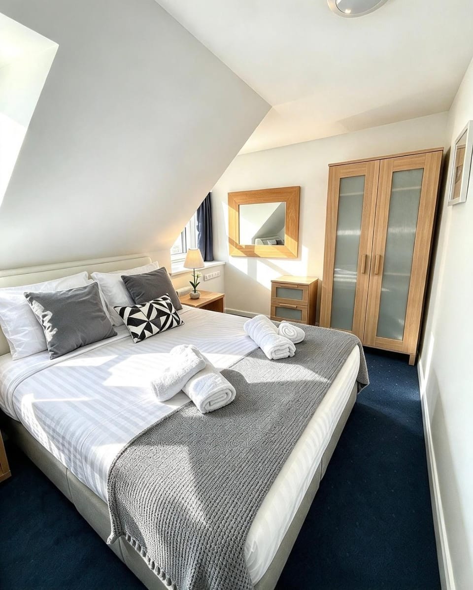 Dolphin Bay Suites Apartment in Scotland