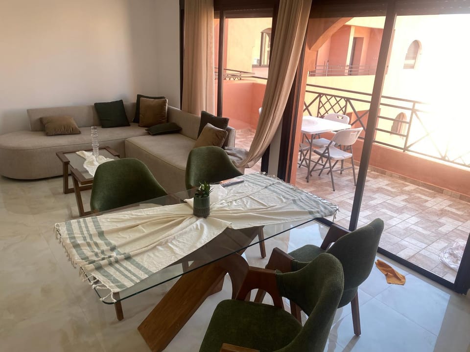 View (from property/room), Living room, Seating area, Dining area