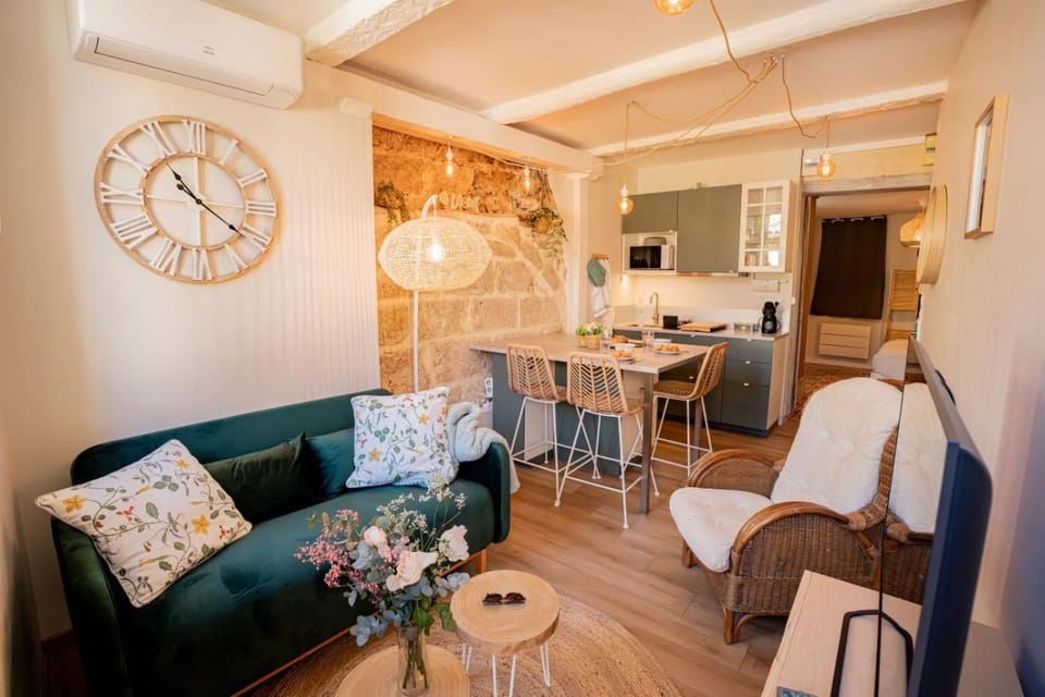 TV and multimedia, Kitchen or kitchenette, Living room, Dining area