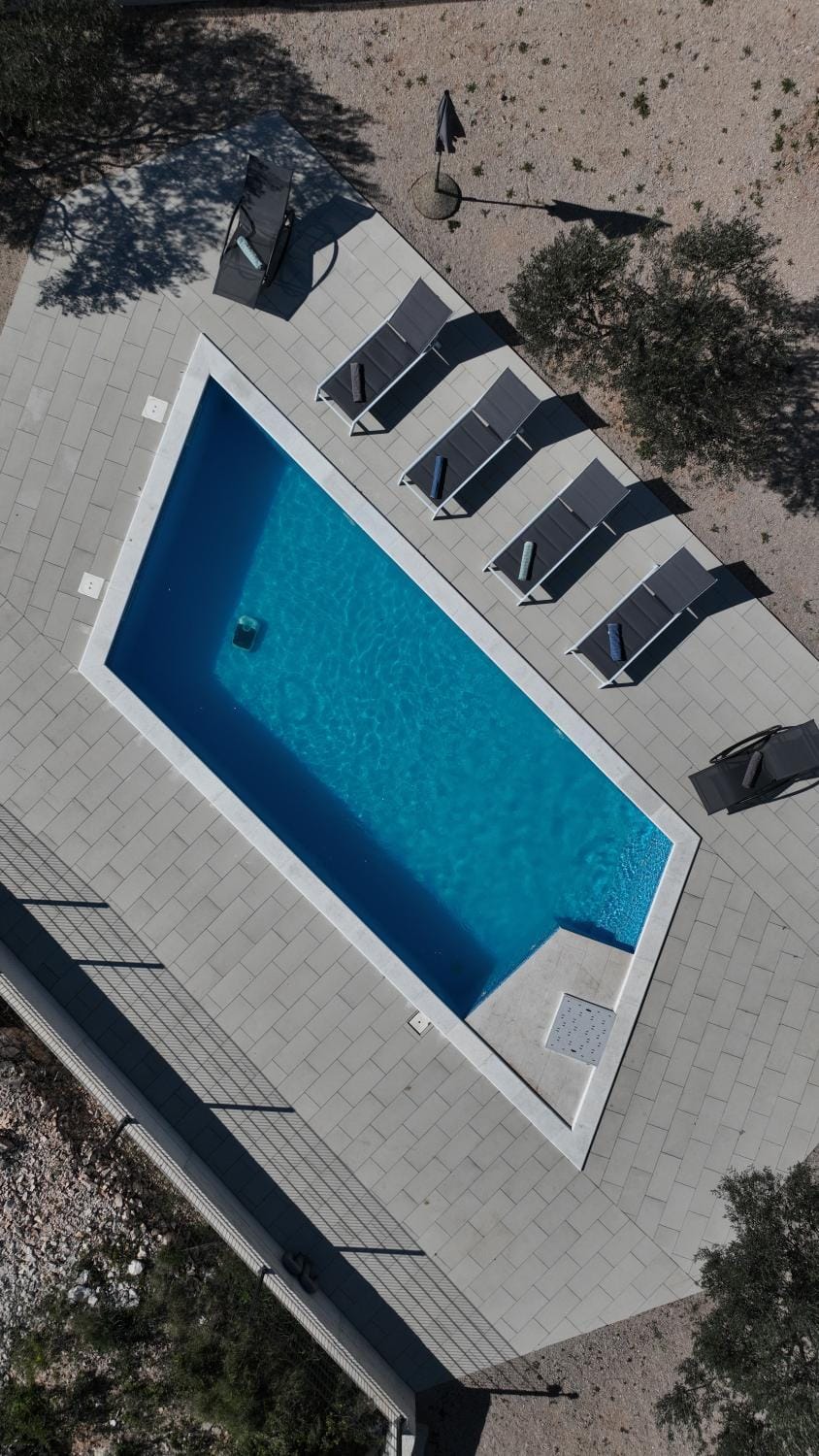 Day, Pool view, Swimming pool, sunbed