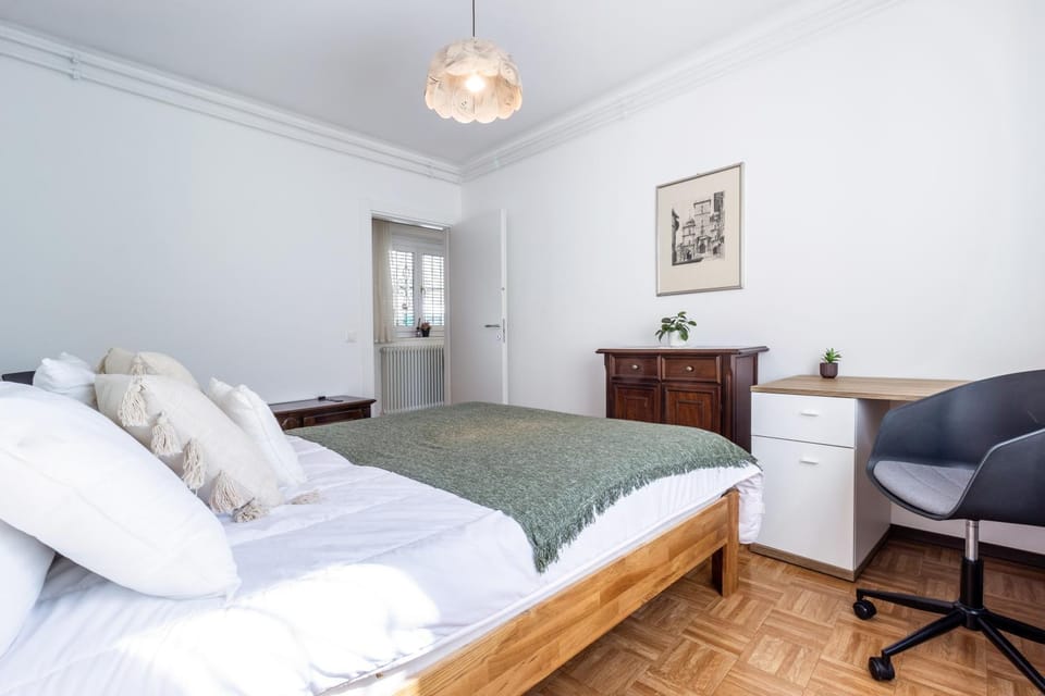 Bed, Photo of the whole room, Bedroom