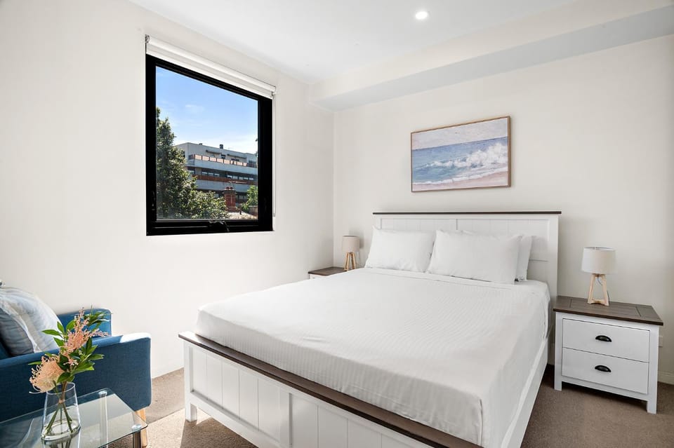 Modern 2-Bedroom Retreat Minutes from St Kilda Apartment in Saint Kilda