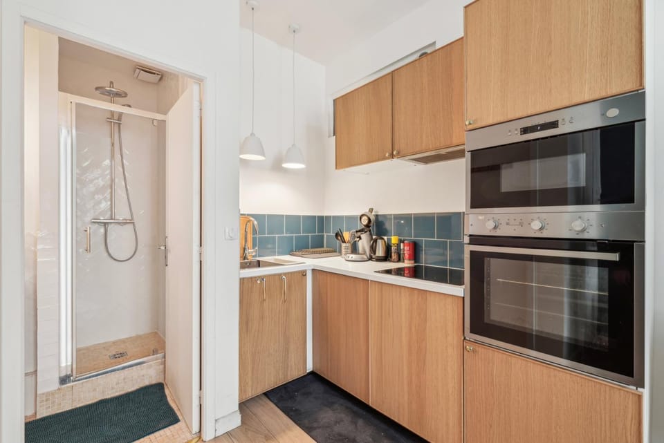 Coffee/tea facilities, Kitchen or kitchenette, dishwasher, microwave, oven, stove