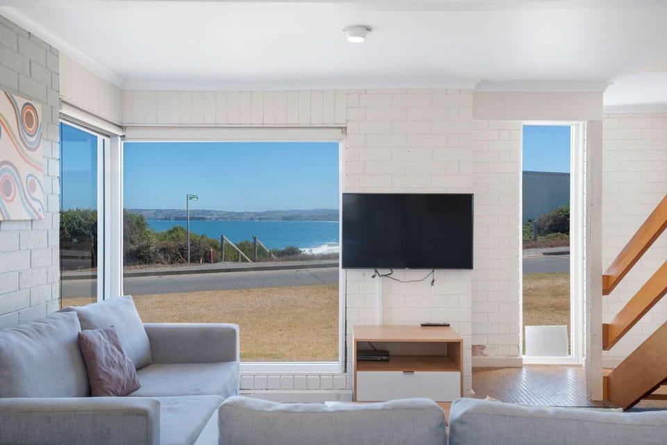 TV and multimedia, Living room, Sea view