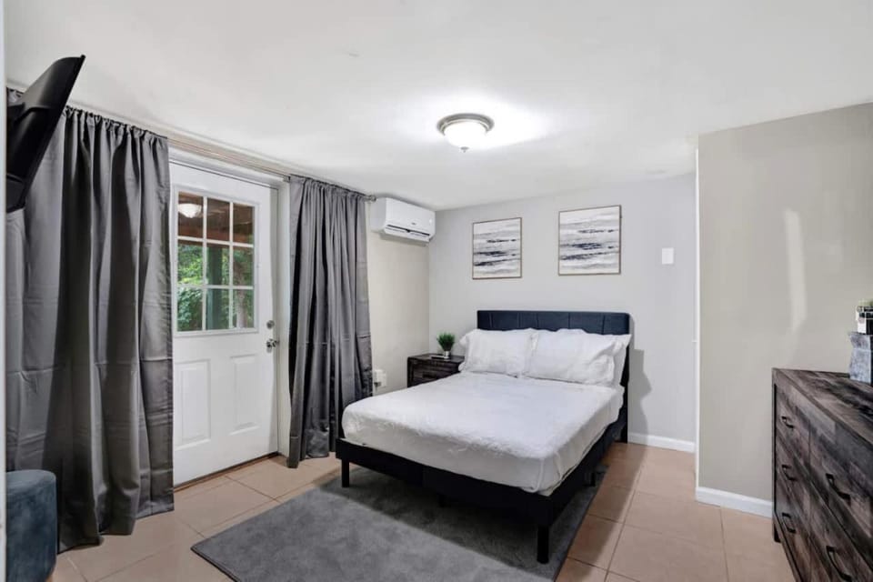 Serene Downtown Clarksville Villa Apartment in Clarksville