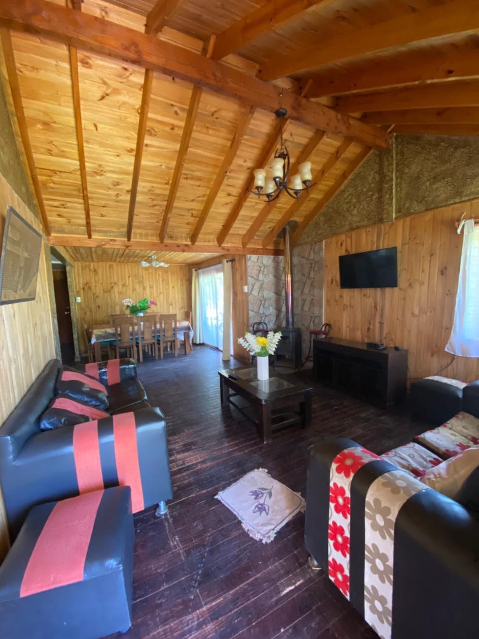 Communal lounge/ TV room, TV and multimedia, fireplace