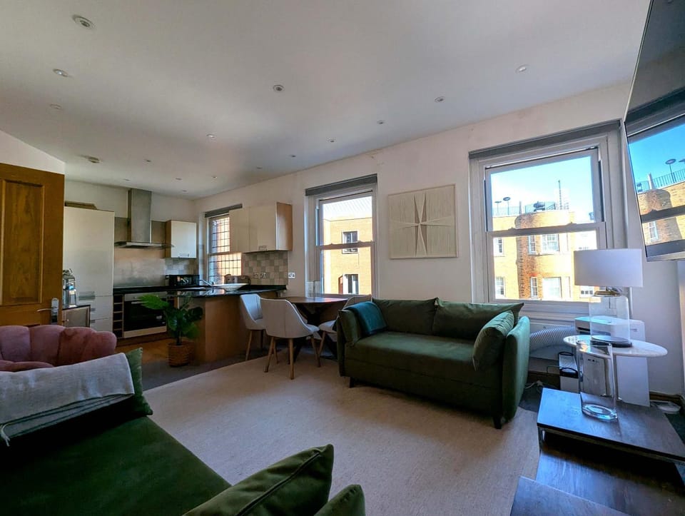 Mayfair Bond Street Flat Apartment in City of Westminster
