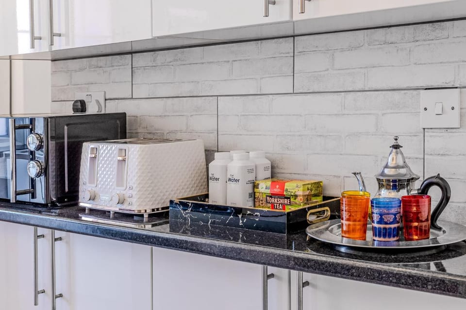 Coffee/tea facilities, Kitchen or kitchenette, Food and drinks, Food, toaster