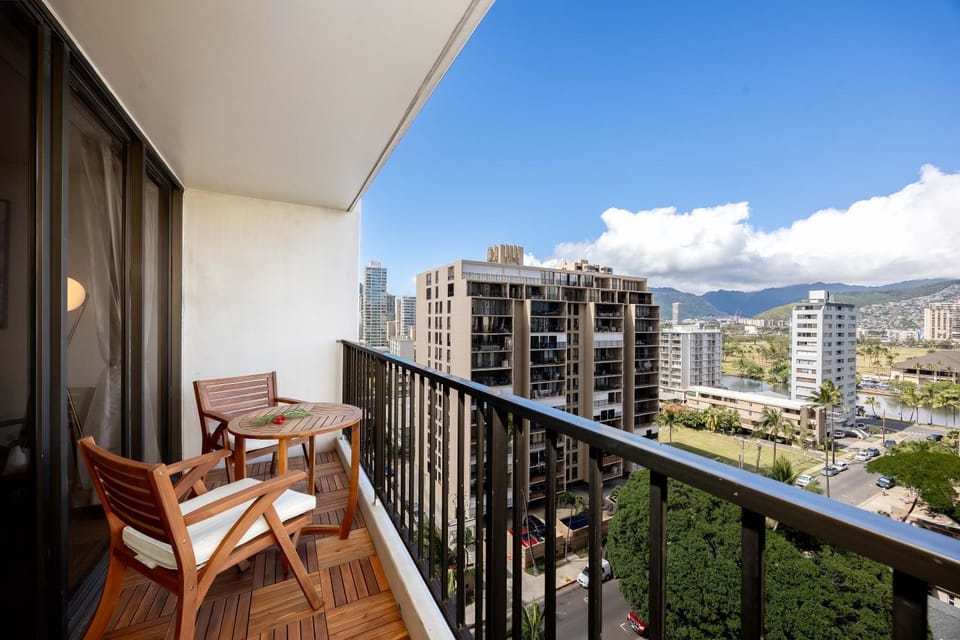 Balcony/Terrace, Mountain view