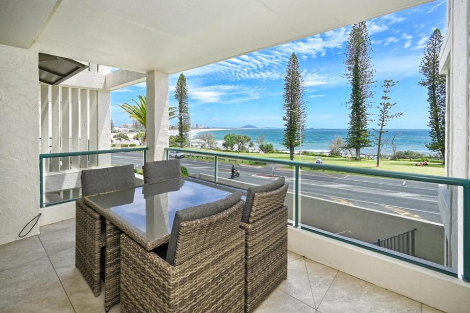 Alex Heads Beachfront Bliss Apartment in Sunshine Coast