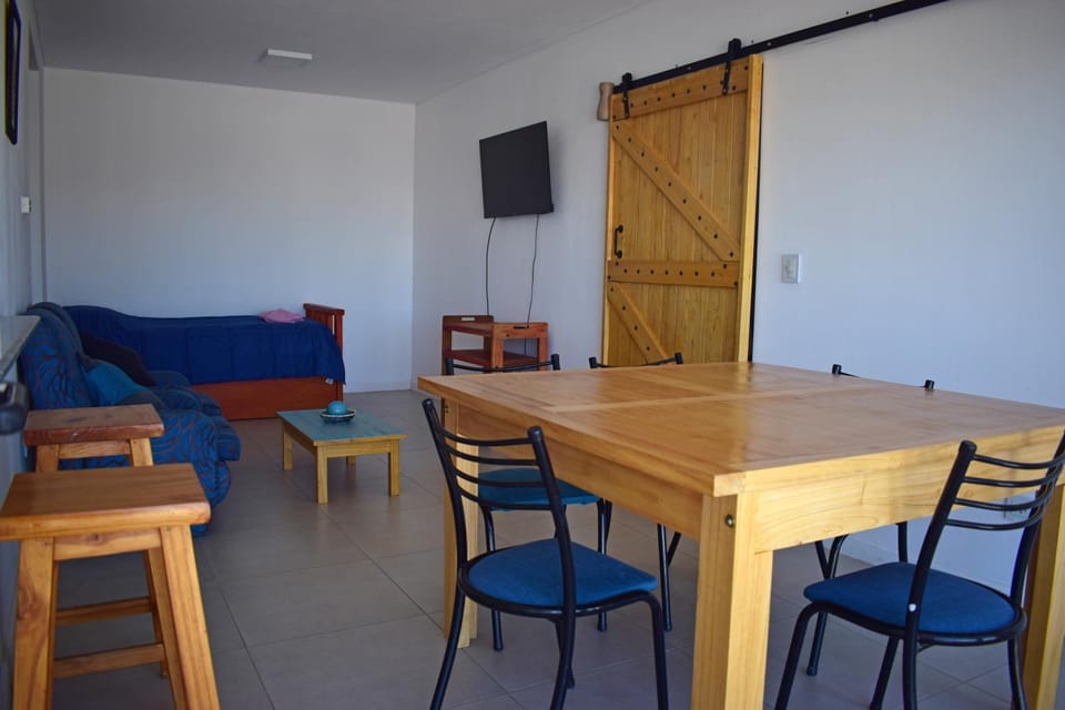 Communal lounge/ TV room, Seating area, Dining area
