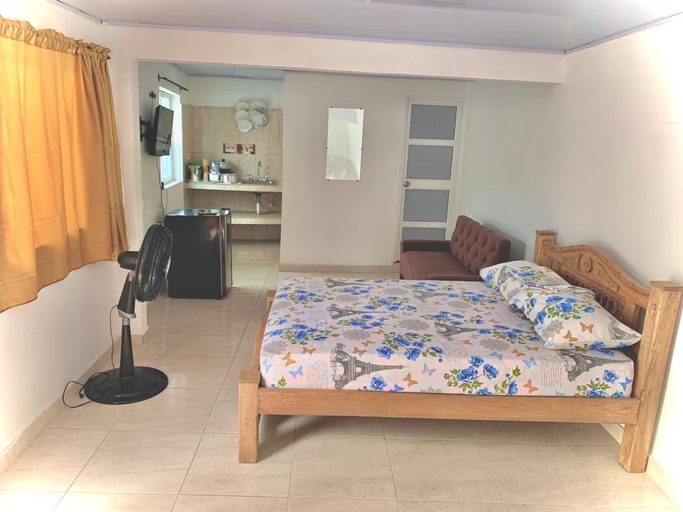 Photo of the whole room, Bedroom