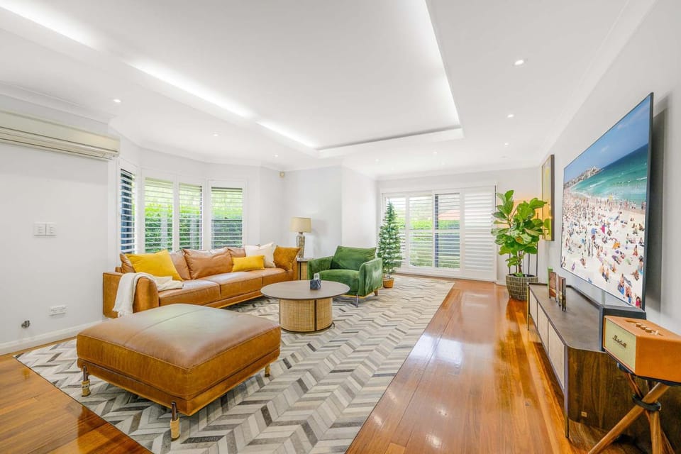 Maroubra Gem Close to Beach Sleep 16 House in Sydney