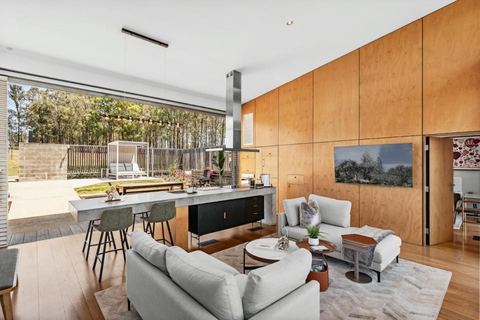 The Longhouse, Hunter Valley House in Rothbury