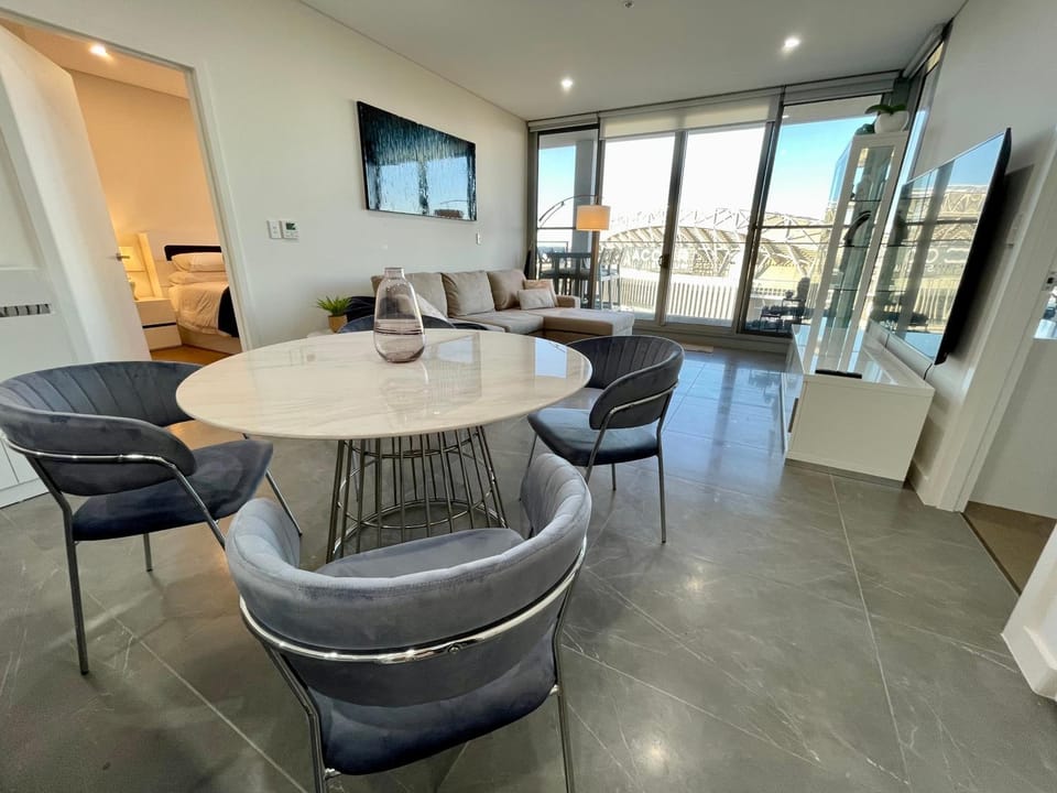 Olympic Park Delight - 2 Bdrm -Parking - Views Apartment in Lidcombe