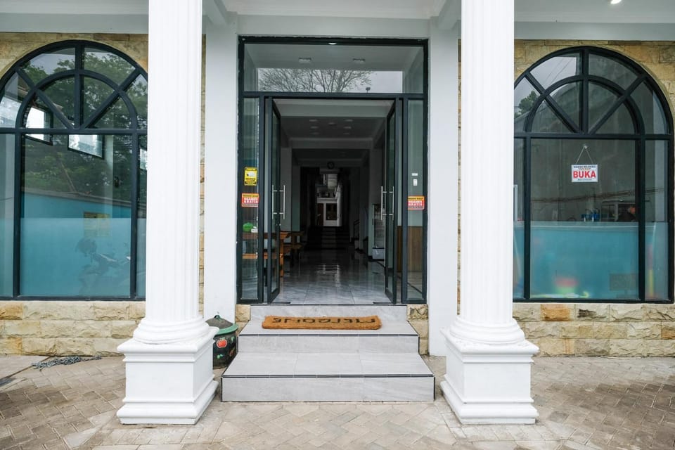 Facade/entrance