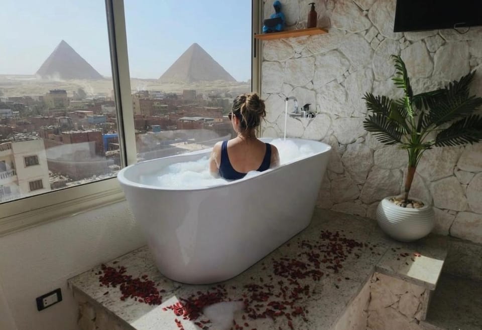 Rixoss Apartment Pyramids View with Jacuzzi Apartment in Egypt