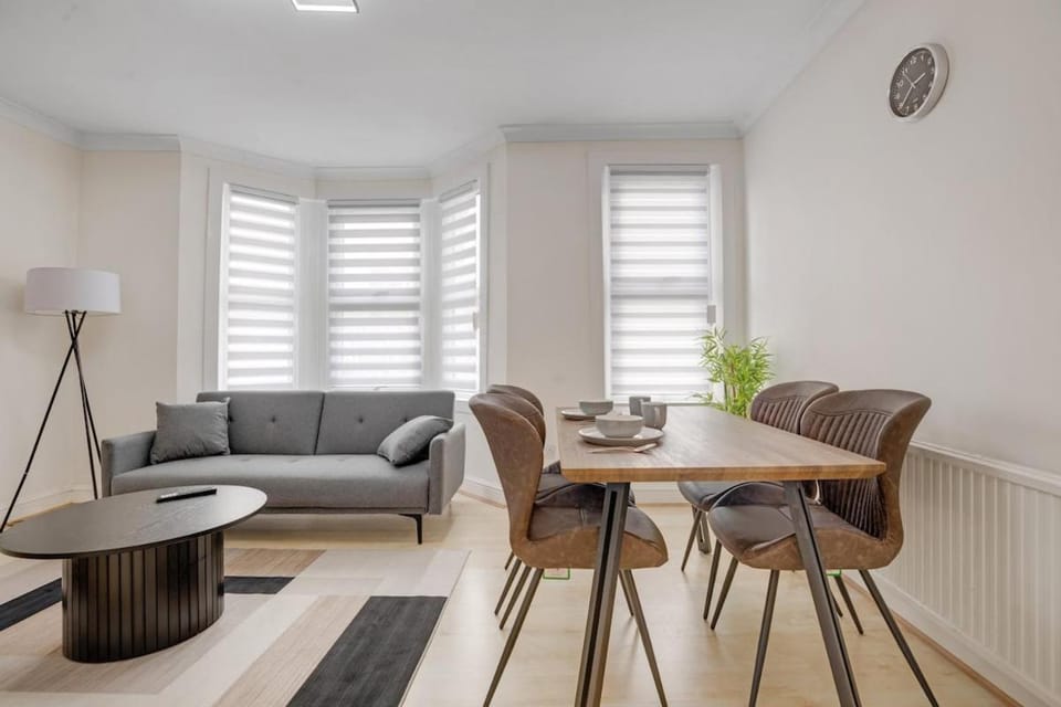 Luxury House London near Subway Station N15 Apartment in London