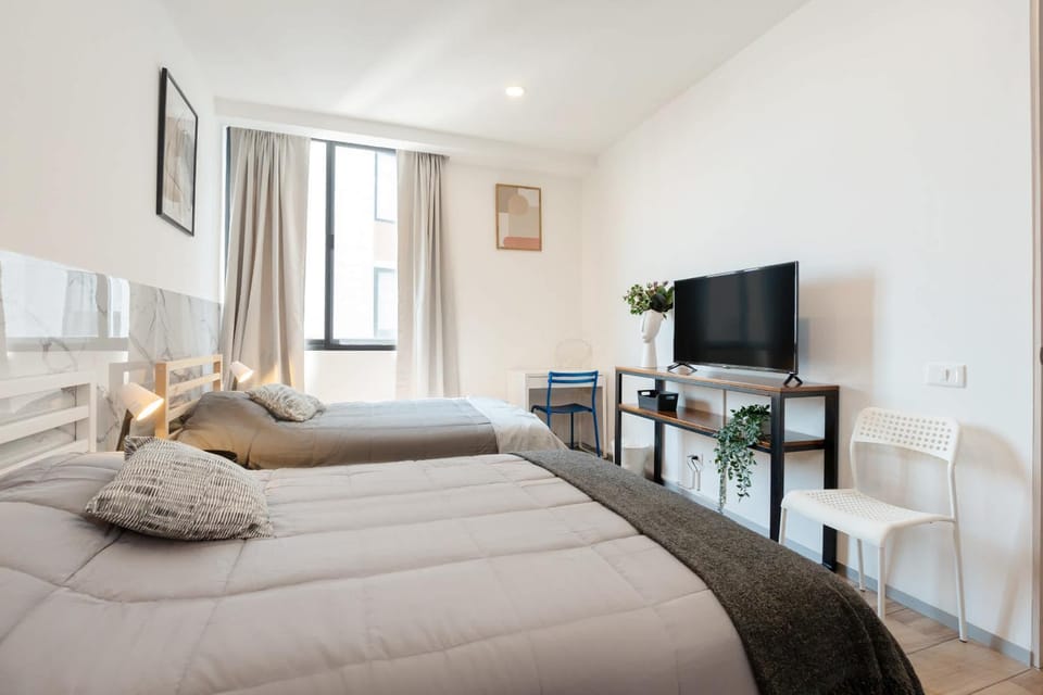 Bed, TV and multimedia, Photo of the whole room, Bedroom, internet